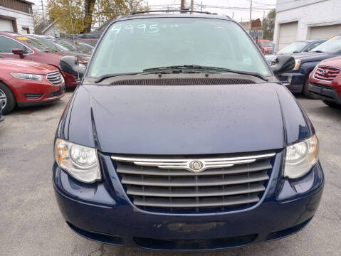 2006 Chrysler Town and Country for sale at Motor Trends in Hammond IN