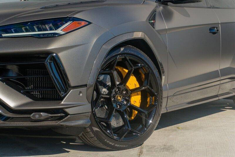 2024 Lamborghini Urus Performante