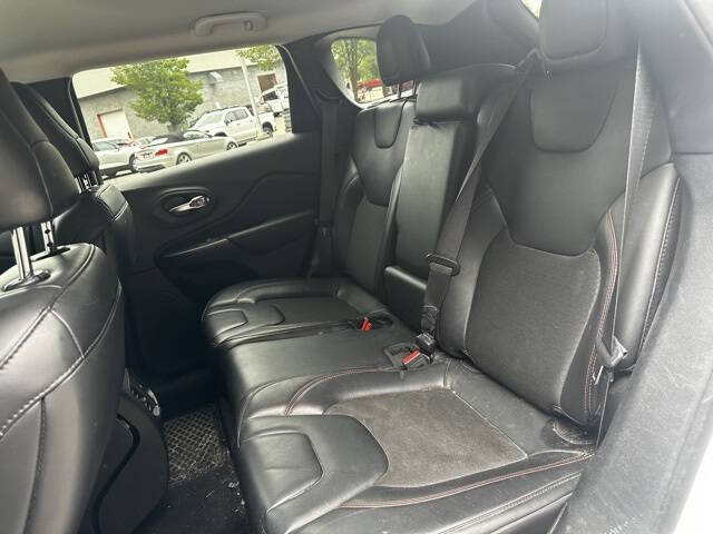 2020 Jeep Cherokee for sale at Bowman Auto Center in Clarkston, MI