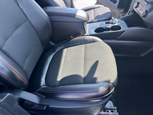 2025 Ford Escape ST-Line Select