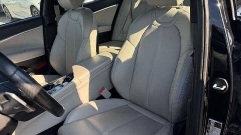 2023 Genesis G70