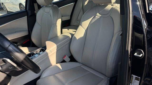2023 Genesis G70