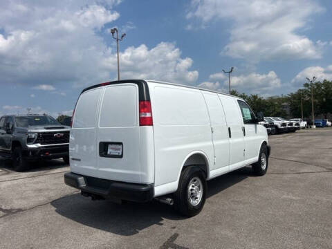 2025 Chevrolet Express 2500