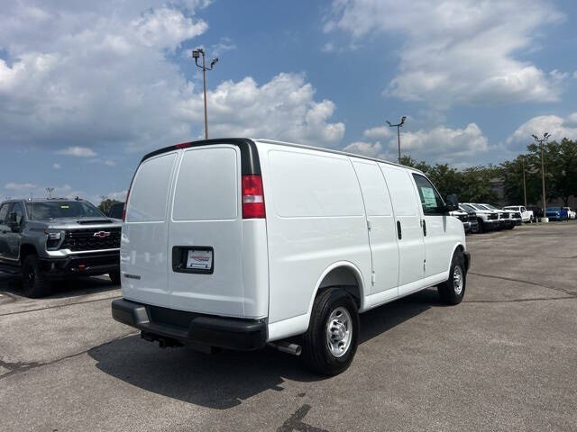 2025 Chevrolet Express 2500