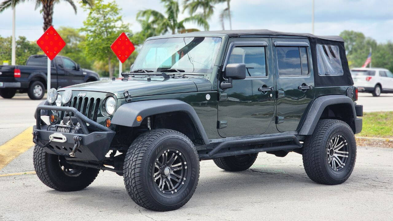 2012 Jeep Wrangler Unlimited  - $17,900