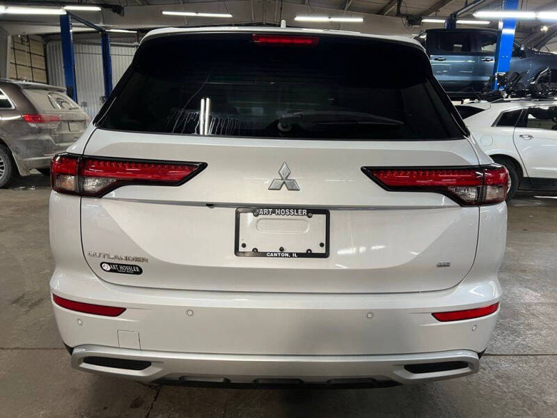 2024 Mitsubishi Outlander SE