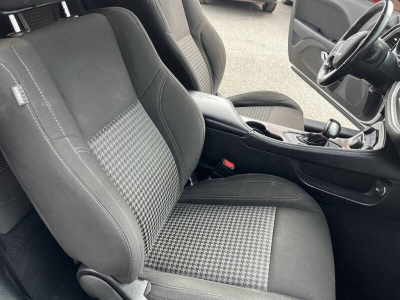 2021 Dodge Challenger SXT