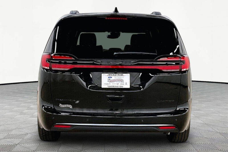 2027 Chrysler Pacifica Limited