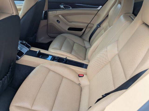 2015 Porsche Panamera 4