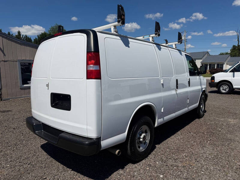 2022 GMC Savana 2500