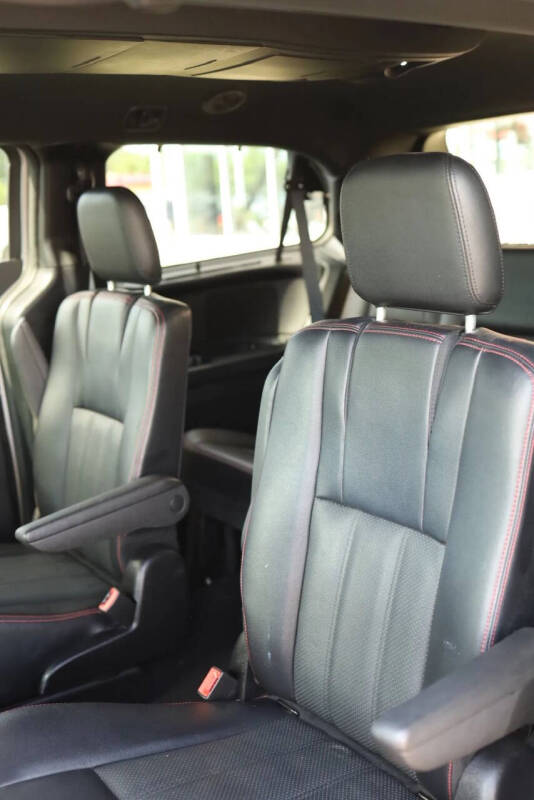 2016 Dodge Grand Caravan R/T