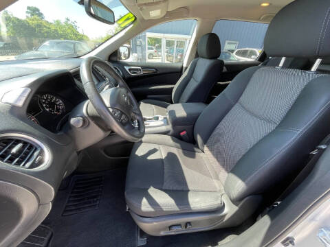 2017 Nissan Pathfinder SV