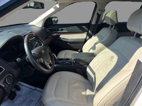 2017 Ford Explorer Platinum