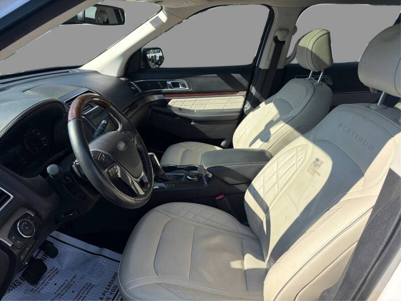 2017 Ford Explorer Platinum