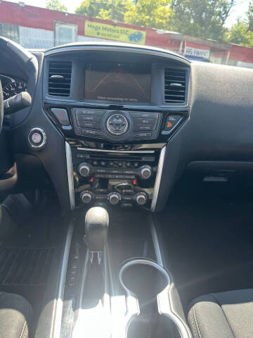 2017 Nissan Pathfinder SV