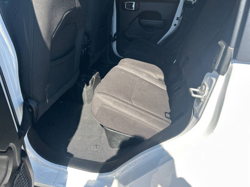 2023 Jeep Gladiator Sport