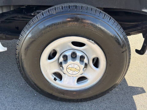 2023 Chevrolet Express 2500