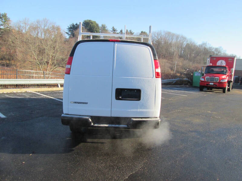 2022 Chevrolet Express 2500