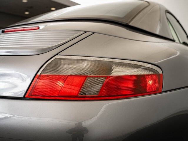 2001 Porsche 911 Carrera