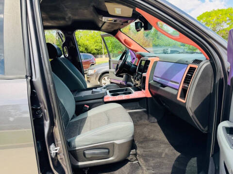 2016 RAM 1500 SLT