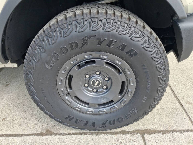 2025 Ford Bronco 4-Door Base - Photo 29
