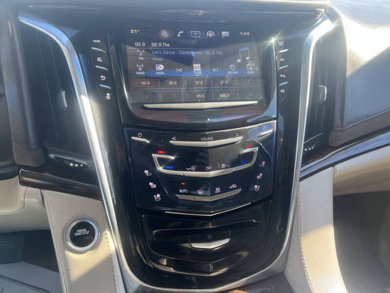 2017 Cadillac Escalade Luxury