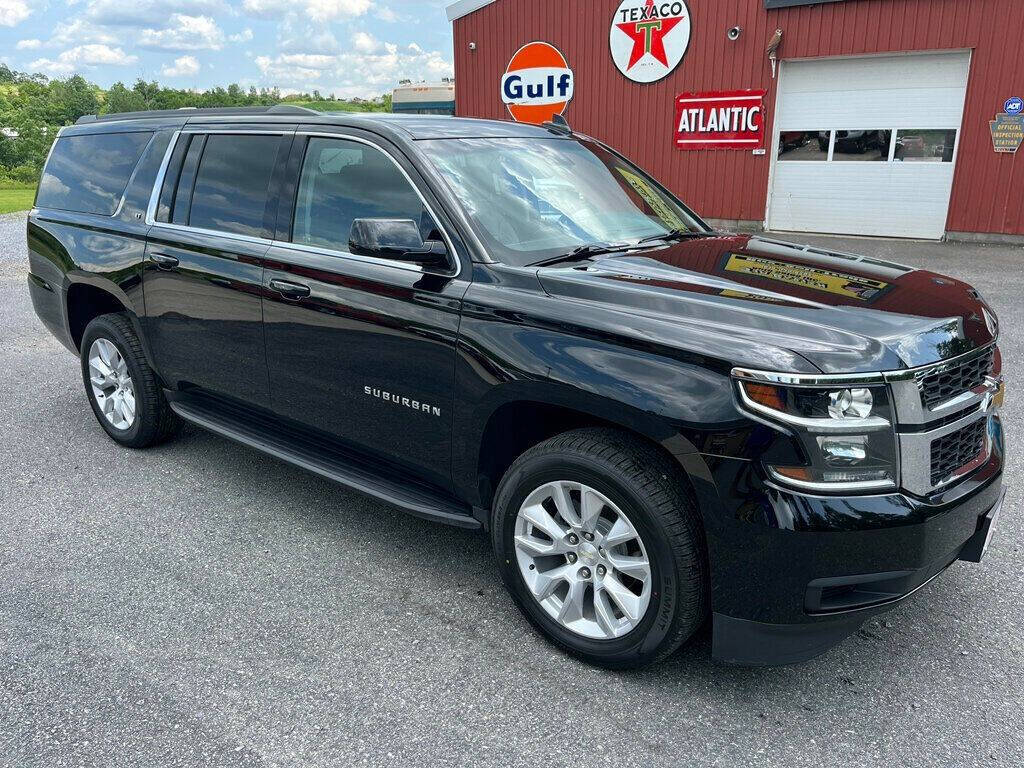 2019 Chevrolet Suburban 2