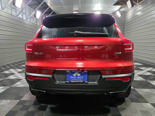 2020 Volvo XC40 T4 R-Design