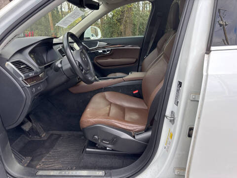 2019 Volvo XC90 T6 Momentum