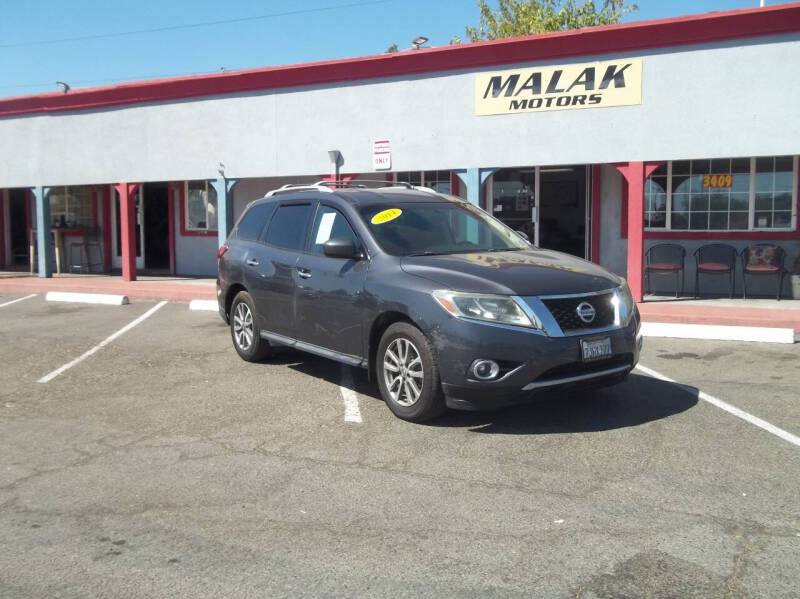 2014 Nissan Pathfinder null photo 17