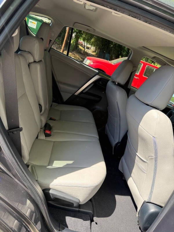 2013 Toyota Sienna LE 8-Passenger