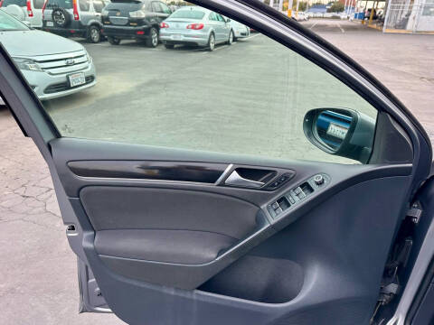 2011 Volkswagen GTI Base PZEV