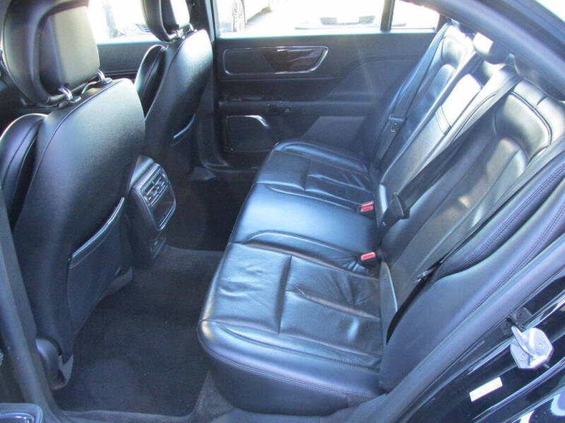 2018 Lincoln Continental Select