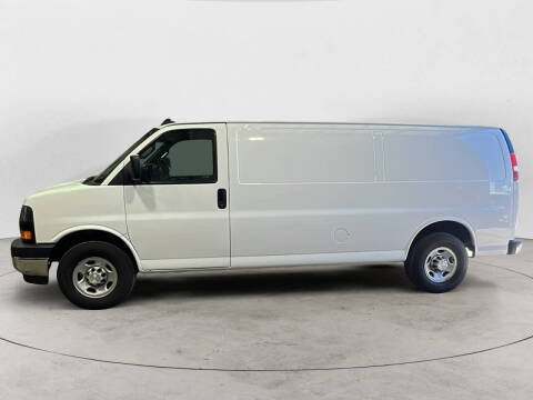 2022 Chevrolet Express 2500