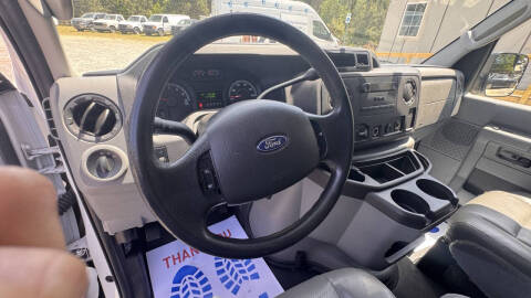 2011 Ford E-Series E-350 SD XLT
