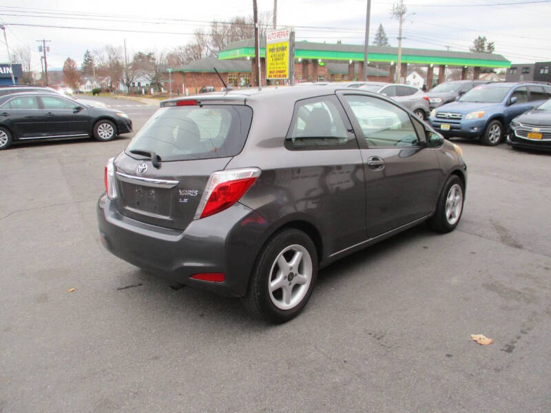 2012 Toyota Yaris 3-Door LE