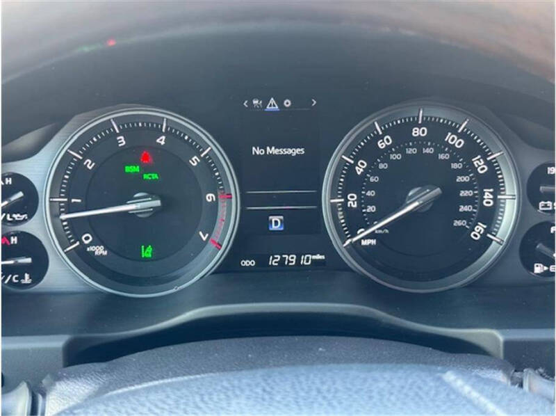 2017 Toyota Land Cruiser