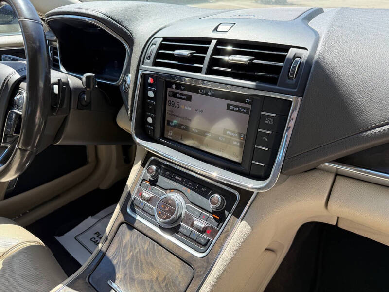2017 Lincoln Continental Select