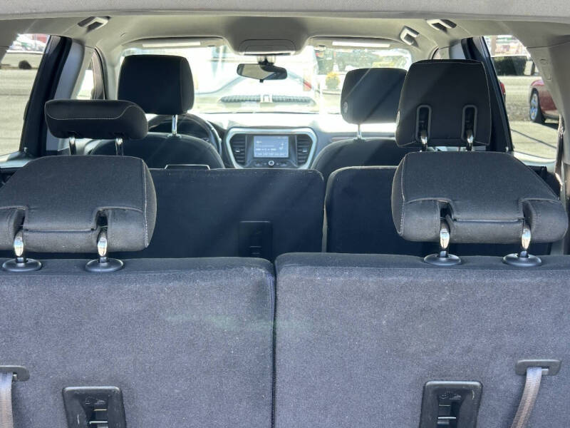 2017 GMC Acadia SLE-2