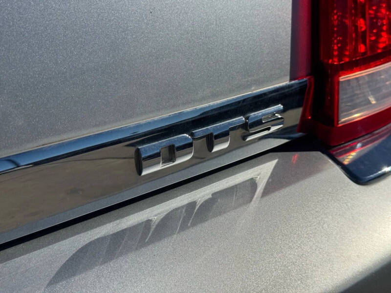 2011 Cadillac DTS Luxury Collection