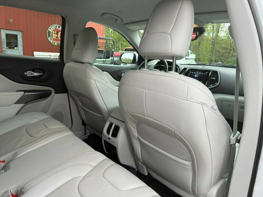 2019 Jeep Cherokee 50