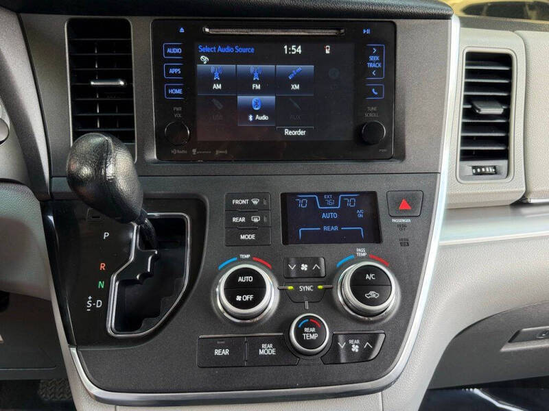 2017 Toyota Sienna