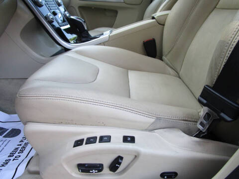 2015 Volvo XC60 T6 Drive-E Platinum