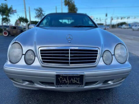 2000 Mercedes-Benz CLK320