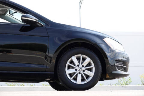 2016 Volkswagen Golf TSI S