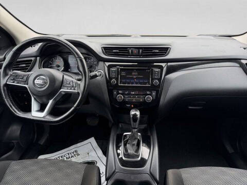 2022 Nissan Rogue Sport SV