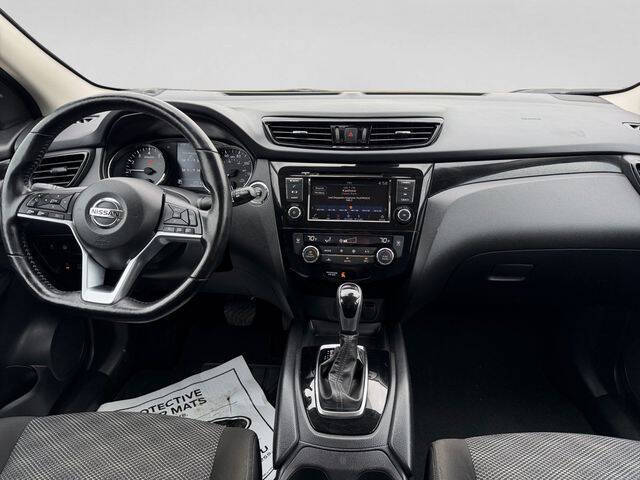 2022 Nissan Rogue Sport SV