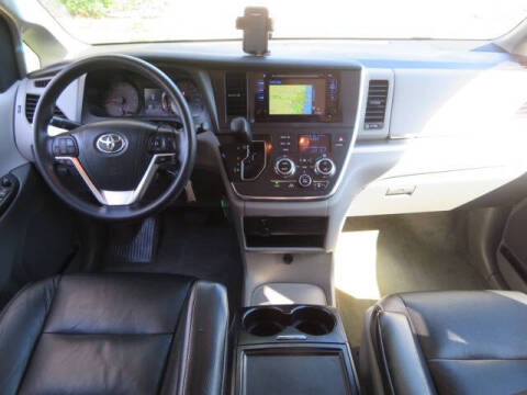 2016 Toyota Sienna LE Mobility 7-Passenger