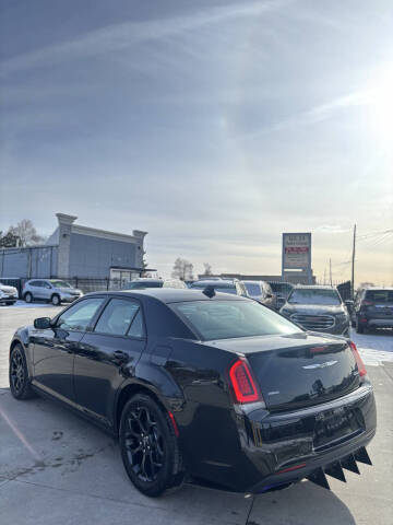 2019 Chrysler 300 S