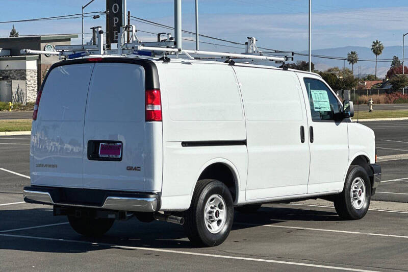 2023 GMC Savana 2500